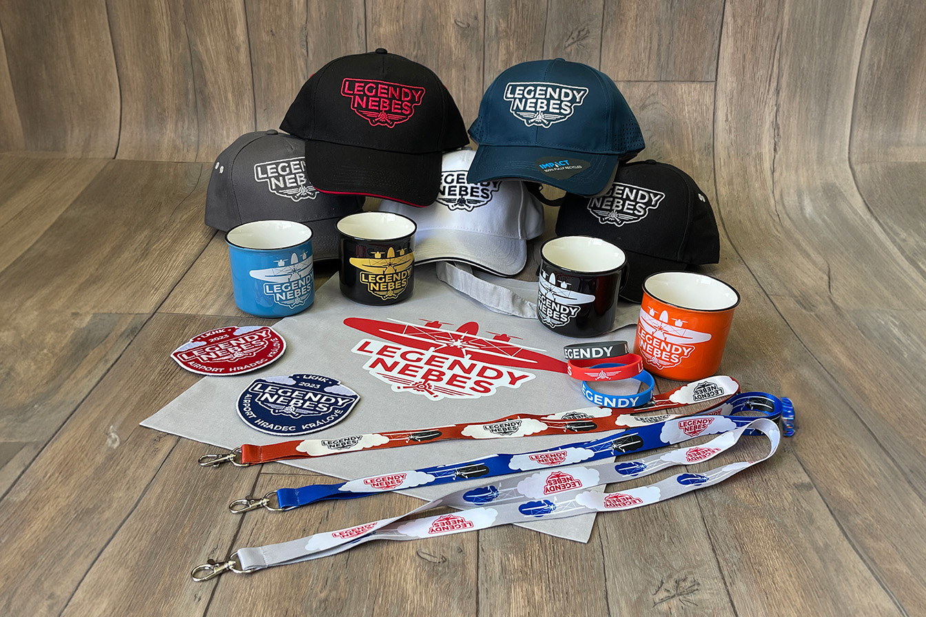 Merch Legendy nebes - kšiltovky, plecháčky, klíčenky, náramky, nálepky a plátěná taška